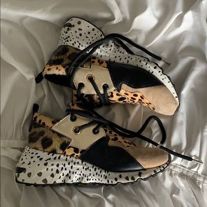 Steve Madden Animal print sneakers